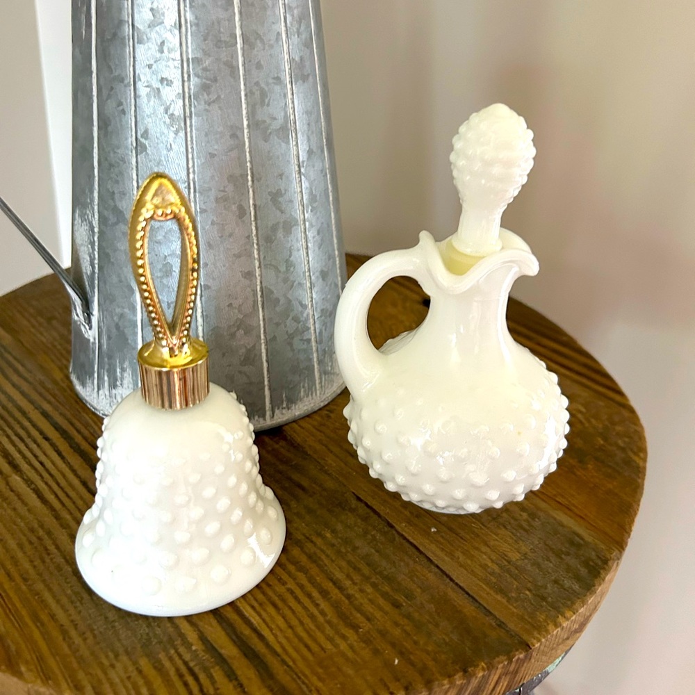Vintage Avon White Hobnail Perfume Bottles Collectors Edition